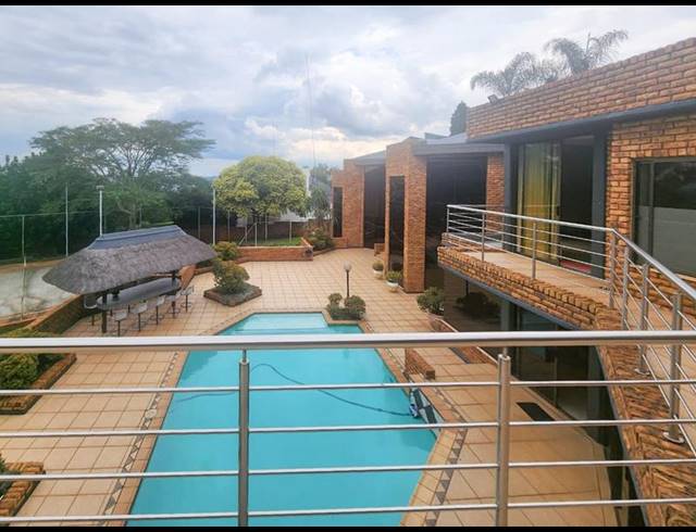 5 BEDROOM HOUSE FOR SALE IN WATERKLOOF PARK
